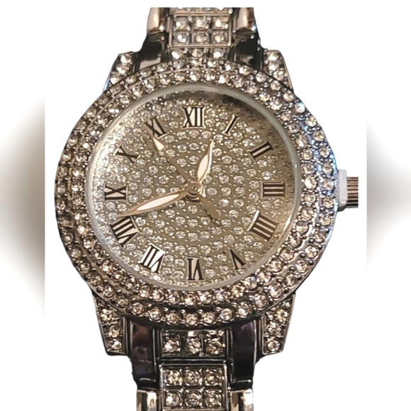 "Iced" Rhinestone Quartz Watch *Comes With Free Gift* - Picture 4 of 11